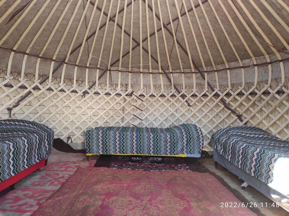Guest House And Yurt Camp "Ailuu" Tong Eksteriør billede