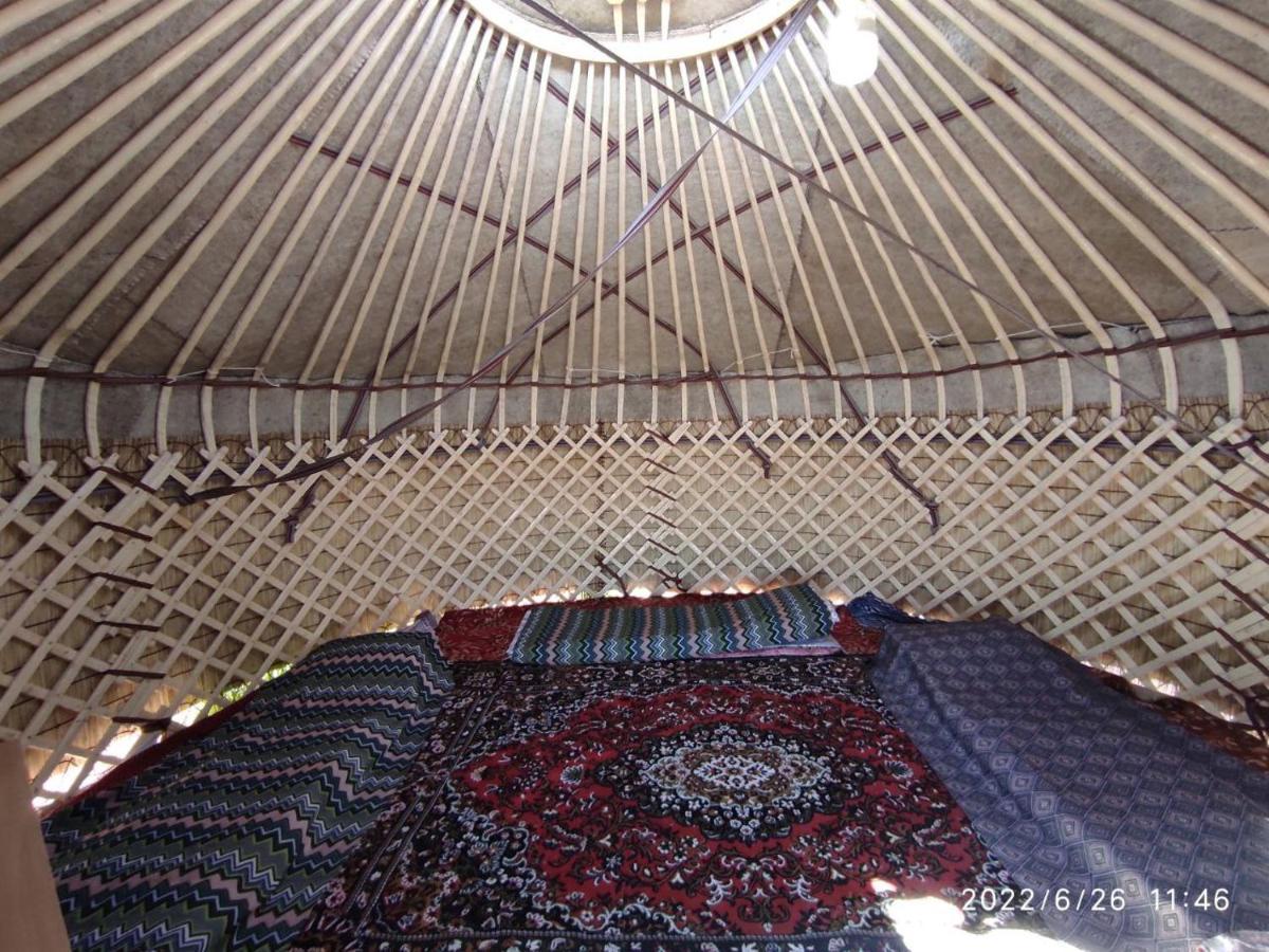 Guest House And Yurt Camp "Ailuu" Tong Eksteriør billede