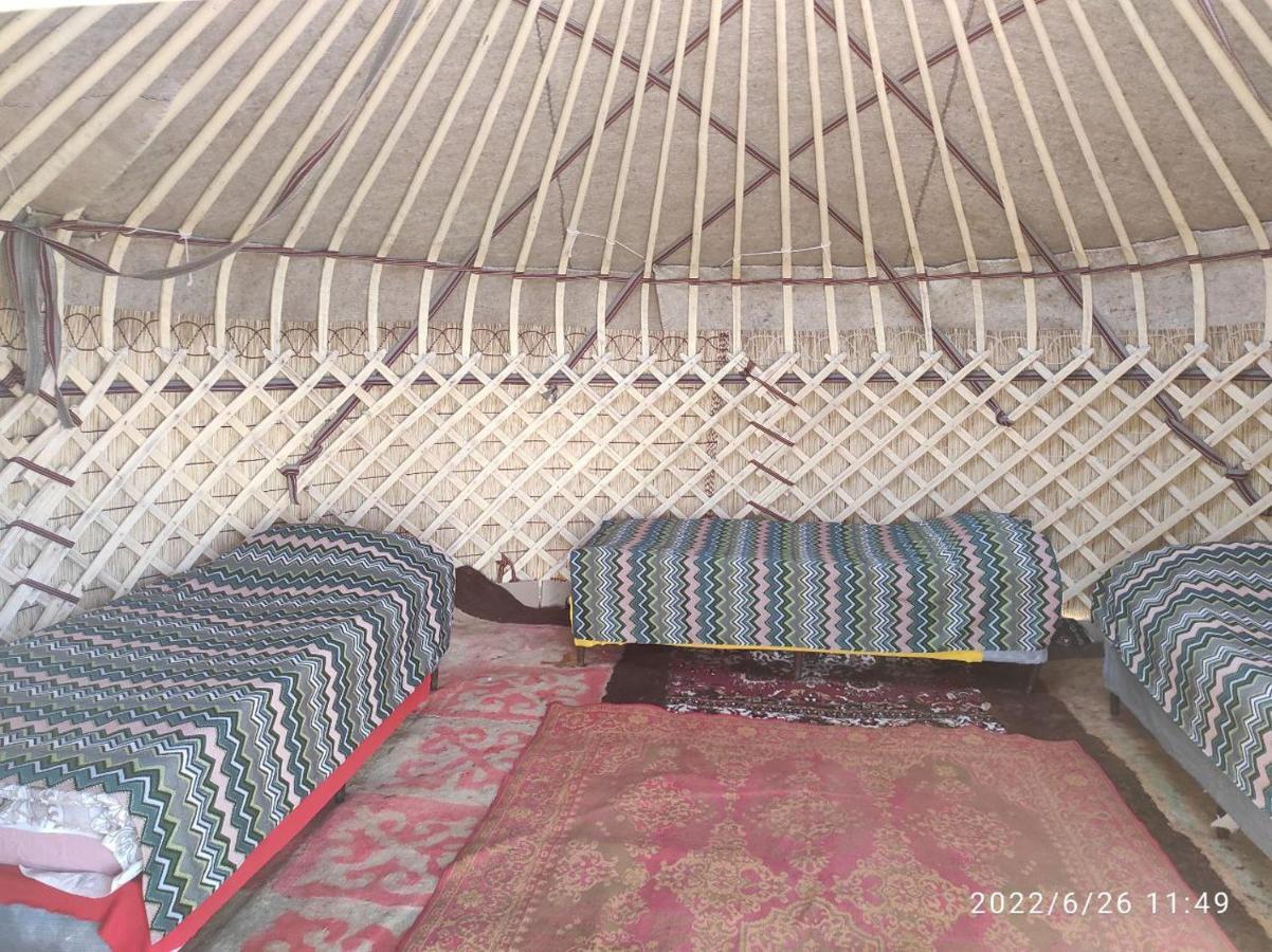 Guest House And Yurt Camp "Ailuu" Tong Eksteriør billede